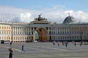  17_Rossi_Arco di trionfo sulla Piazza del Palazzo d'Inverno_San Pietroburgo
